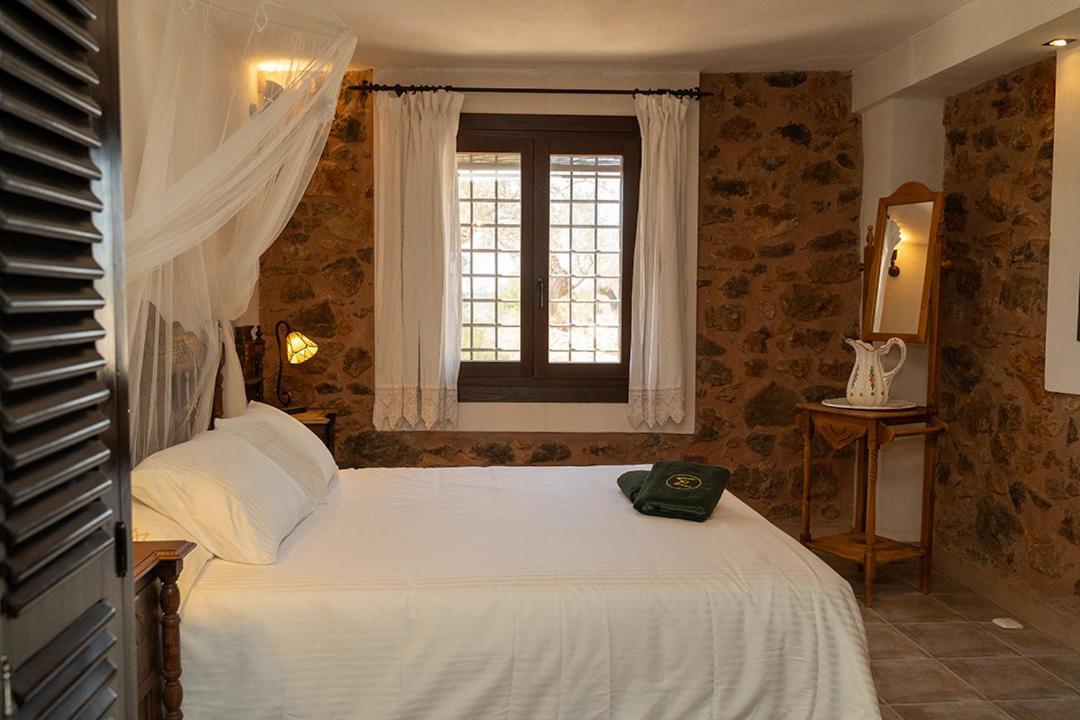 Masia De Matuta Vall de Almonacid ภายนอก รูปภาพ
